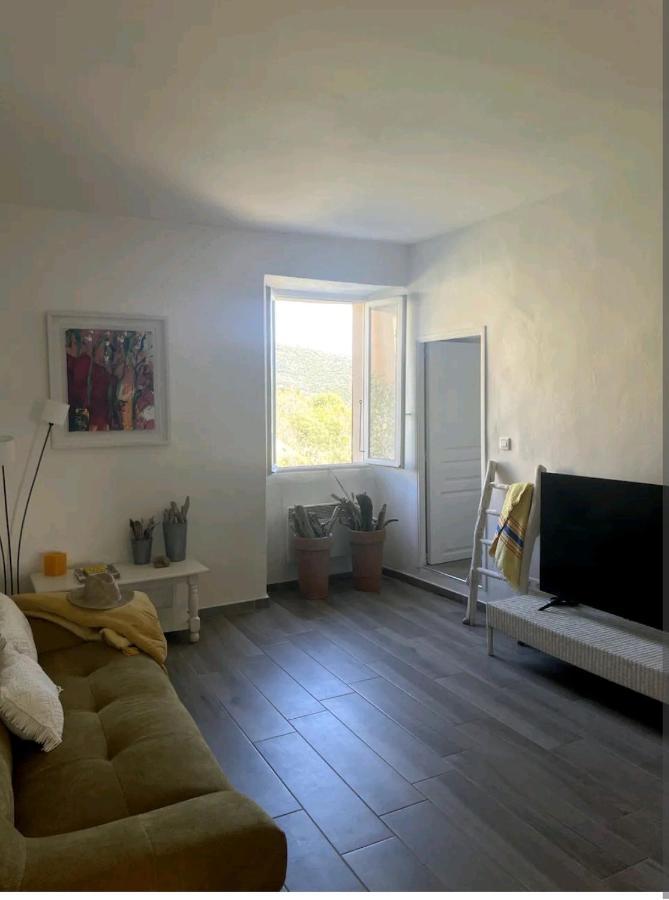 Appartement Vue Mer En Plein Centre De Cargese Bagian luar foto